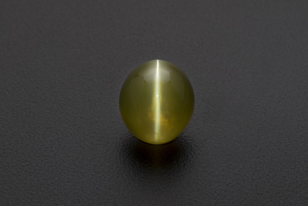 Chrysoberyl – 20.14ct Cat’s Eye from Sri lanka | RareSource